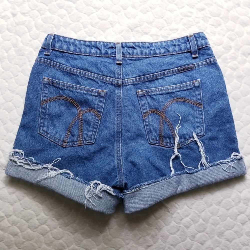 Cut-off denim shorts distressed raw hem jean 4 - Picture 3 of 8